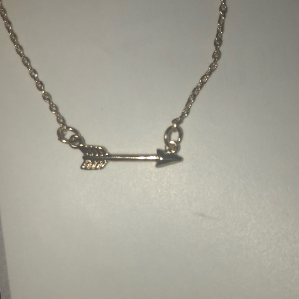 Gold arrow necklace